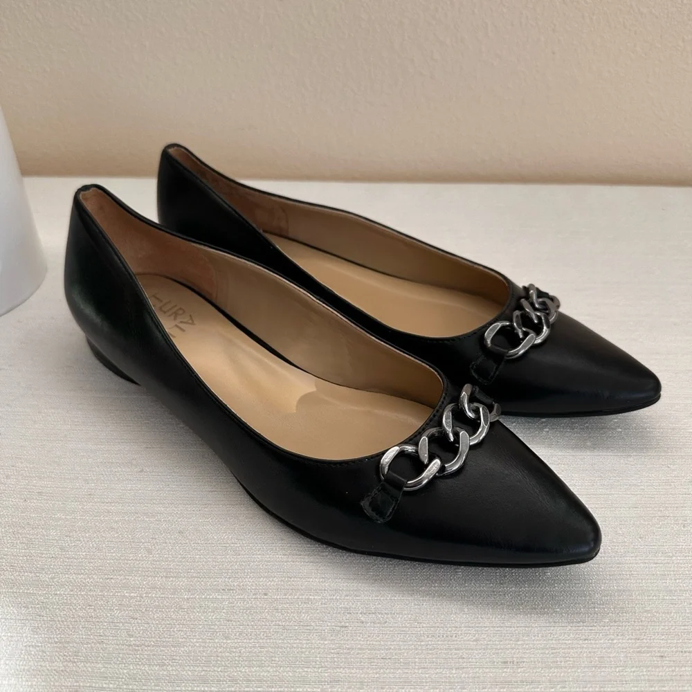 Naturalizer Bobby Black Faux Leather Chain Charm Pointy Flats Women’s 7.5M - Picture 1 of 13